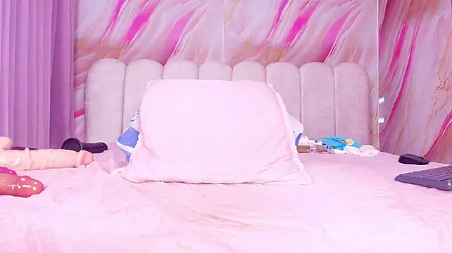 sofi_decker webcam