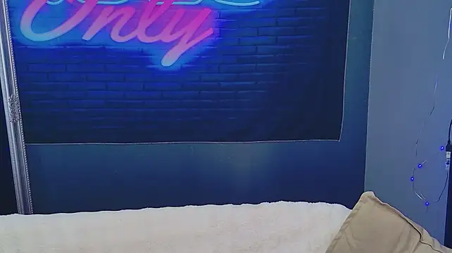 KarinaNoir webcam