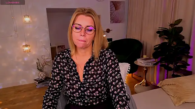 Annie_Light webcam