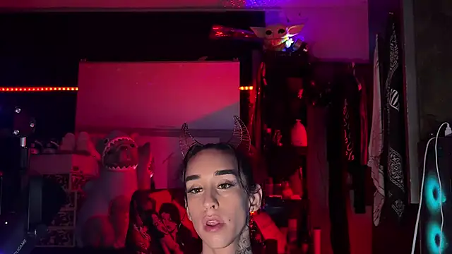 xoFrankie webcam