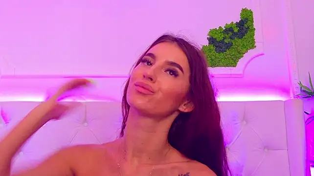 ElisaCharm webcam