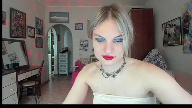 milliKira006 webcam