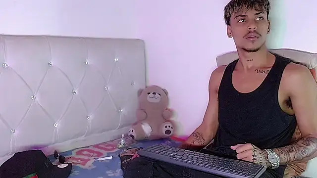 Angel_foxc13 webcam