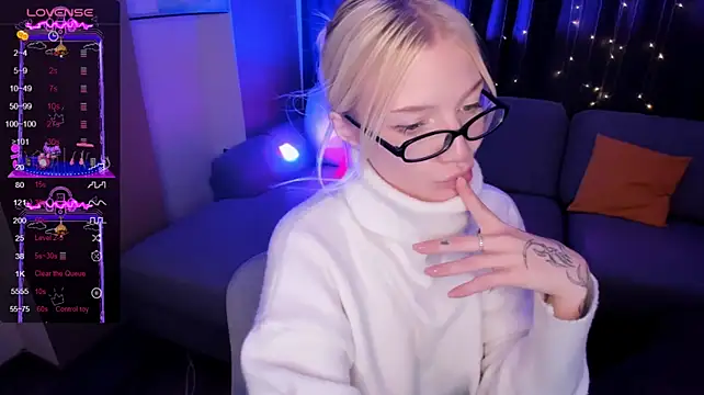 AnyaTaylor_ webcam