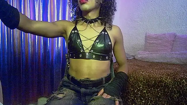 angelsdustxxx live cam on StripChat