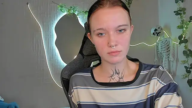 Elastikisss live cam on StripChat