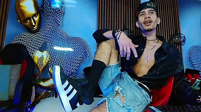 Skinny_cute_Alyer live cam on StripChat