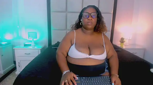 TreisyVixen