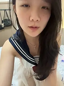 Qisi_xx live cam on StripChat