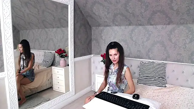 DaianaKelley live cam on StripChat