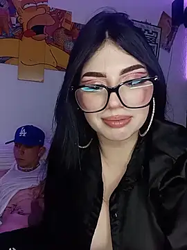 MiaFoxxx_1 live cam on StripChat