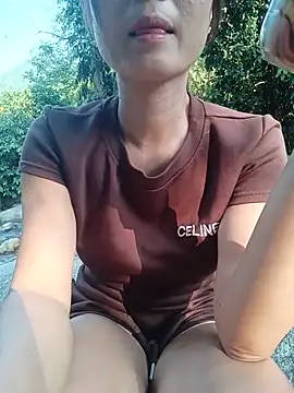 Linda-yiyi webcam