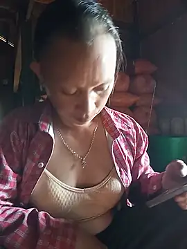 Linda-04 webcam