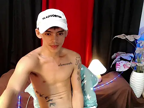 urhunky_boy live cam on StripChat
