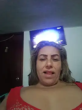 maynor_1998 live cam on StripChat