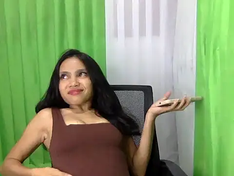 Urasianfantasy19 live cam preview