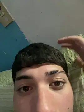 johnnisak live cam on StripChat