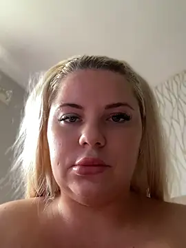 blonde_baddie
