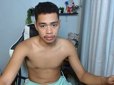 curlyasian_njxx webcam
