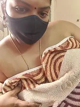 Paru_Tamil_Ponnu ⬆ online naked chat