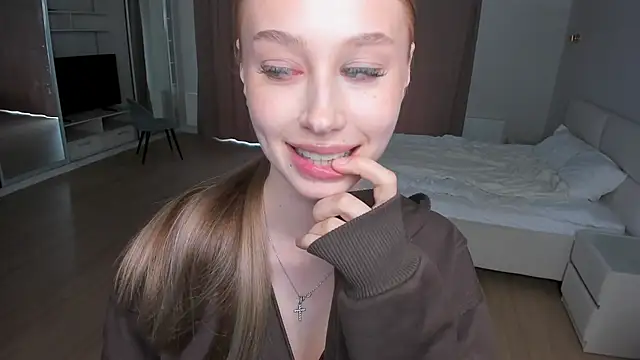JunieAmert 📤 online sex chat
