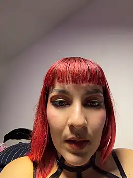 Amelie-RedHoney
