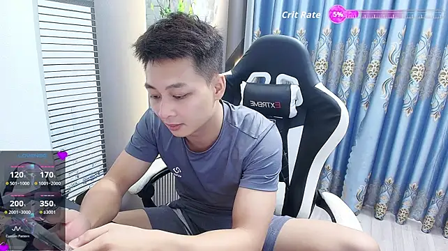 Naughty___asian webcam