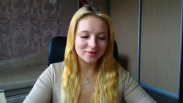Milka_kiss_ webcam