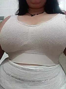 cute-mahek webcam