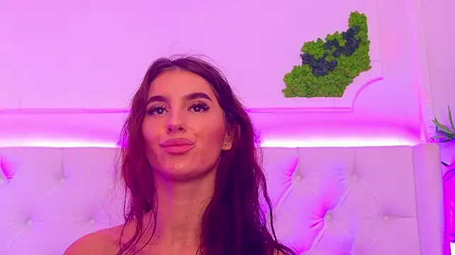 ElisaCharm webcam