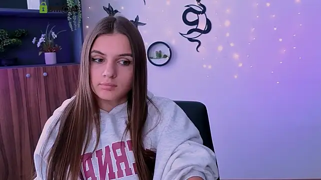lisa_dark_ webcam