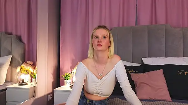 CrystalLili webcam