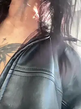 AntonellaCooper_Pink webcam