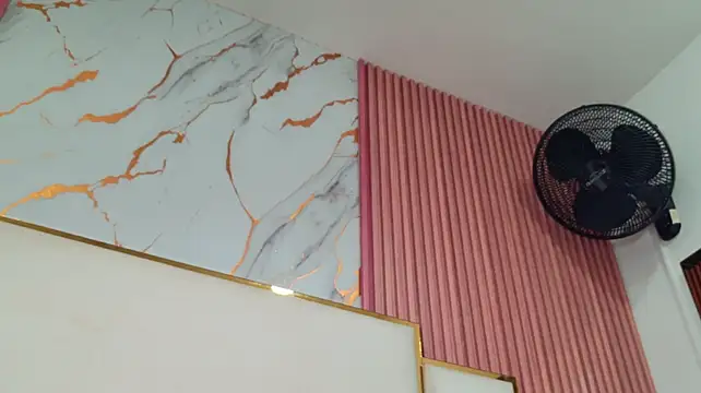 ScarletMilf_1 webcam