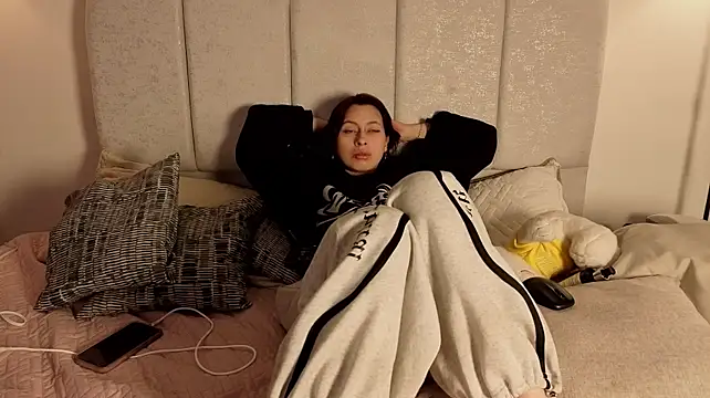 Katt_Moonn webcam