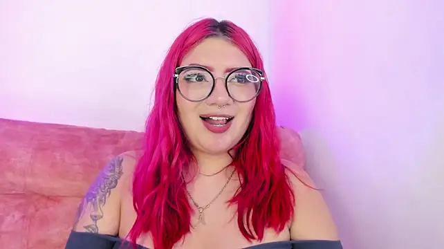 MelannyCurvy webcam