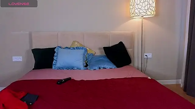 cutienaughtygirl webcam