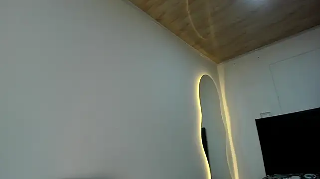 BustyGlow webcam