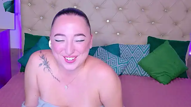 AVA_MAXIMUS webcam