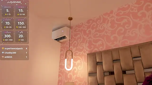 Annie-Vanegas webcam