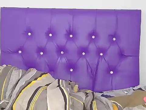 BustyOrgasmPie webcam