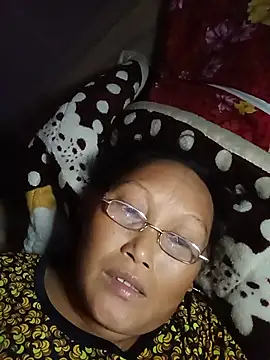 Juhi_09 webcam