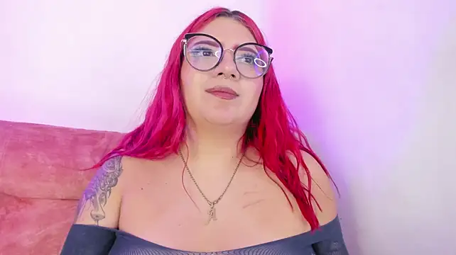 MelannyCurvy webcam