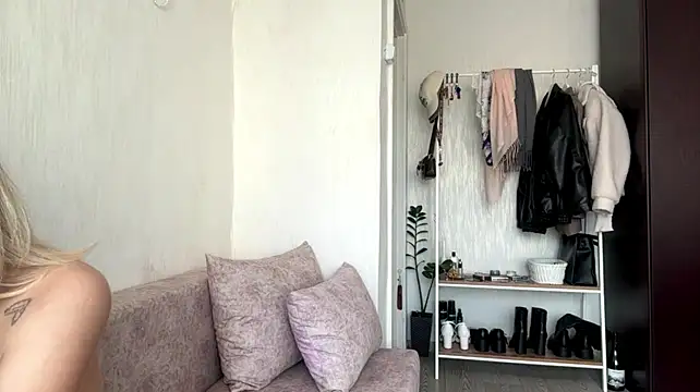 Sara_Bloservety webcam