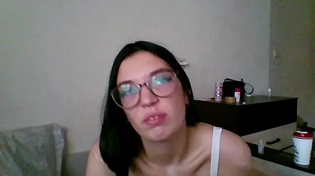 DolorisHowle webcam