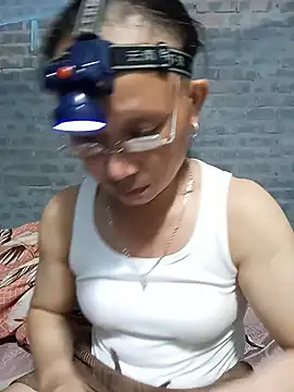 Linda-04 webcam
