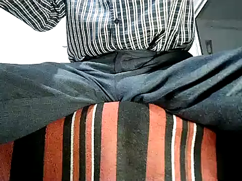 manan28 live cam on StripChat