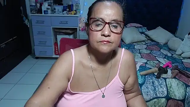 pervert_mommy_ live cam on StripChat