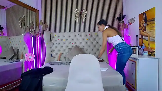 PlayfulShow webcam