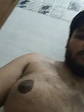 Cutehornyyboiy webcam